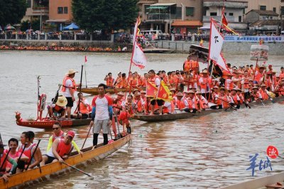 ​广州荔湾第59届“沙溪景”开赛，广佛29支龙舟队集结竞渡