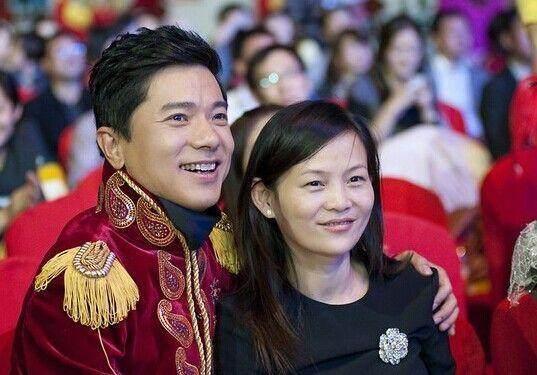 李彦宏女儿Brenda频繁亮相, 网友: 聪明又漂亮, 真会投胎啊!