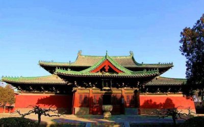 ​京外名刹之首，被誉为中国十大名寺之一，别名“大佛寺”