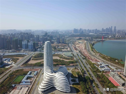 南宁地标性建筑，广西新媒体中心成网红打卡地