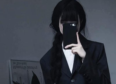 ​女朋友不粘人是种什么感觉？网友：总感觉自己头上绿油油的