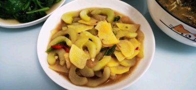 ​老黄瓜炒土豆片下饭界大哥大！看一眼就被馋哭