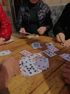 ​央视都力捧掼蛋，很多人不知道掼蛋是什么，春节增加一项娱乐项目