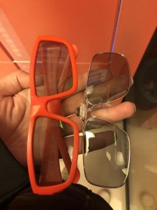 ​近视夹片四小时收费2.5元，杭州不少电影院的共享3D眼镜，有网友觉得“不友好