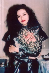 ​1992年，梅艳芳为什么被人打耳光，后来这件事是如何解决的
