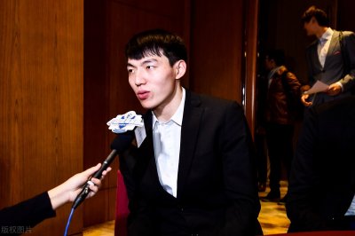 ​吴前的故事：被称为中国库里，放弃富二代盼冠军，打球干净球品好