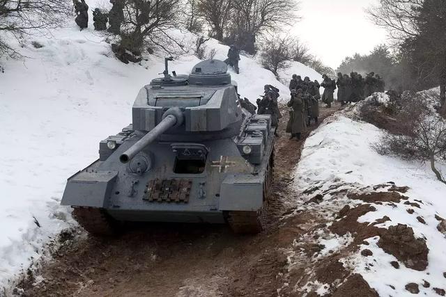 25部经典二战电视剧（45部经典二战电影电视剧）(23)