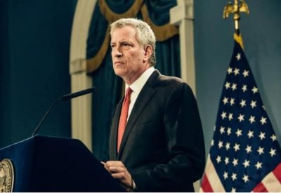 ​华裔政客竞选纽约市长，从一骑绝尘到承认败选，杨安泽做错了什么