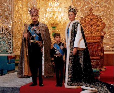 ​伊朗末代君王巴列维：前半生奢华至极，被美国抛弃后逃亡埃及