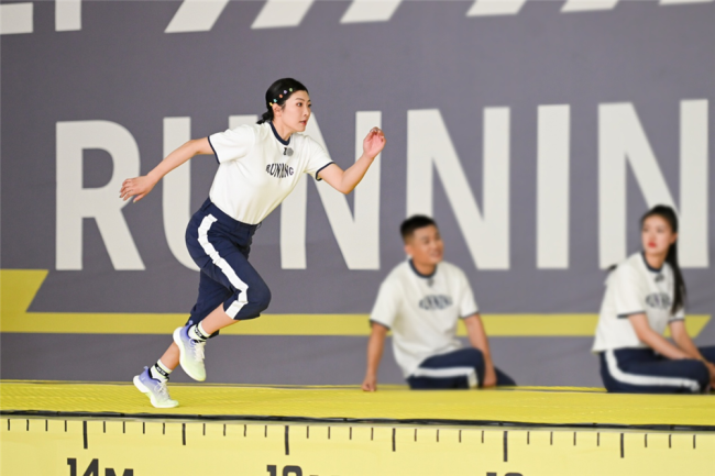 《奔跑吧》兄弟团无畏挑战展现奥运精神