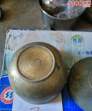 用铜碗吃饭会对身体有危害吗