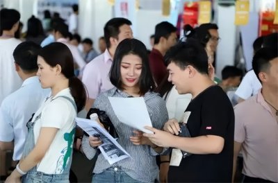 ​哪个专业就业前景好(未来十年比较紧缺的专业，就业形势好，薪资待遇也不差)