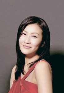 ​“知性美人”陈慧珊：TVB“职场女精英”，二婚老公破产后复出