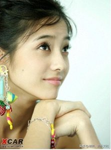 ​女神级颜值与魔鬼身材！性感尤物妩媚动人 如何征服观众心？