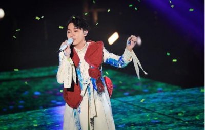 ​吴青峰杭州开唱撞伤 满身瘀青原因曝光