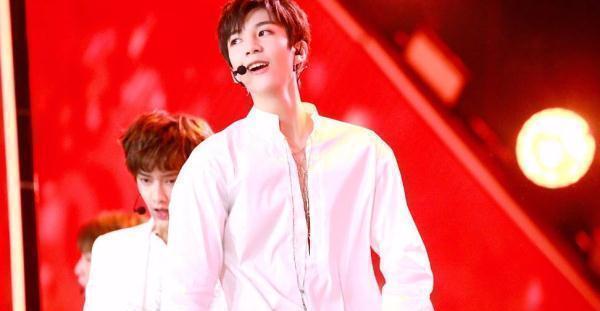 《以团之名》张镐濂成功出道,父亲张丹峰第一时间送祝福