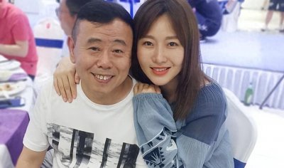 潘长江女儿嫁给10亿富商后，如今成为豪门阔太