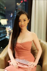 ​八卦说；知三当三，私生活混乱，一脱成名，“顶级绿茶”霍思燕的