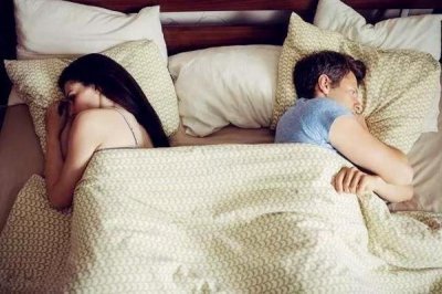 ​跟女朋友吵架她记仇怎么办