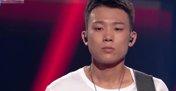 《好声音》张天予昂首离开舞台，那英泪洒舞台，哈林也被感动了