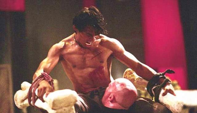 他是中国最有名的泰国巨星，14年前拍出的电影，惊艳了整个世界