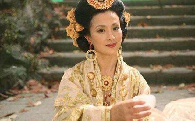 《西游记》里王母娘娘是玉帝的老婆还是母亲呢？