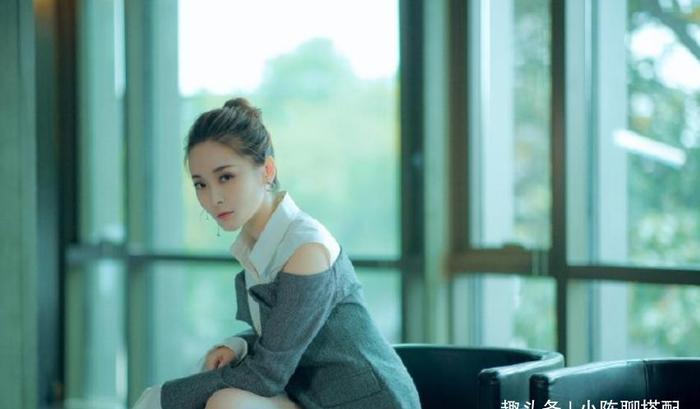 《怒海潜沙》收视率攀升，阿宁戏外换文艺风惊艳，清新女神范撩人