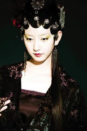 凌潇肃唐一菲夫妇，演技都不错，可惜最近几年资源真的很差！