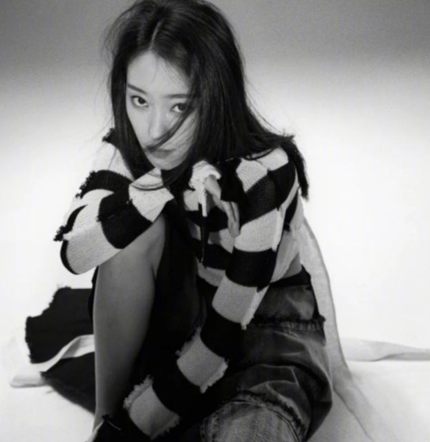 贾玲张小斐私下聚餐被拍，身材对比太明显，人气太高打扮低调出行