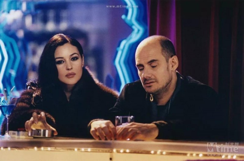 莫妮卡贝鲁奇爱我多深（一掷千金为红颜莫尼卡贝鲁奇）