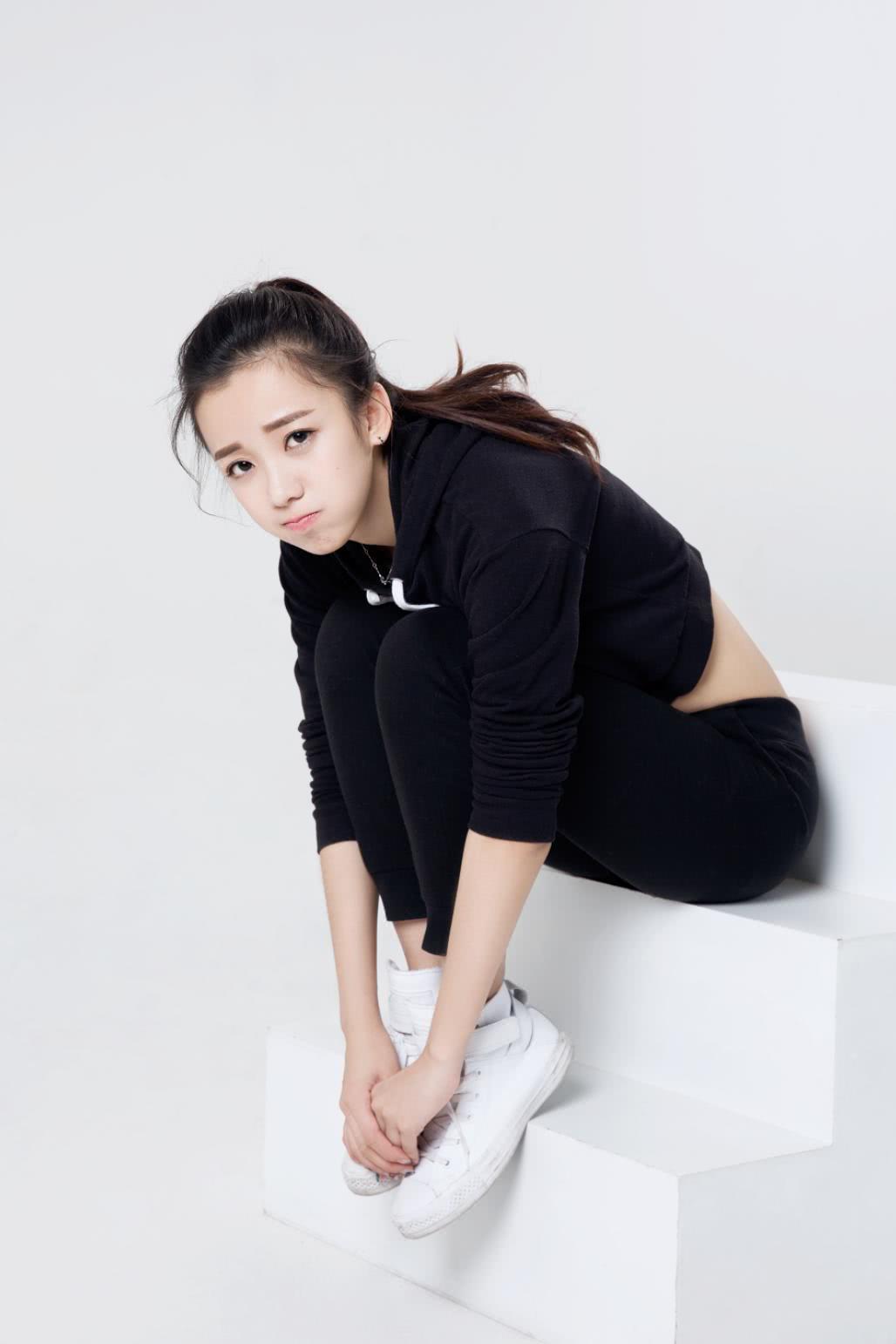 徐一娢个人资料写真作品