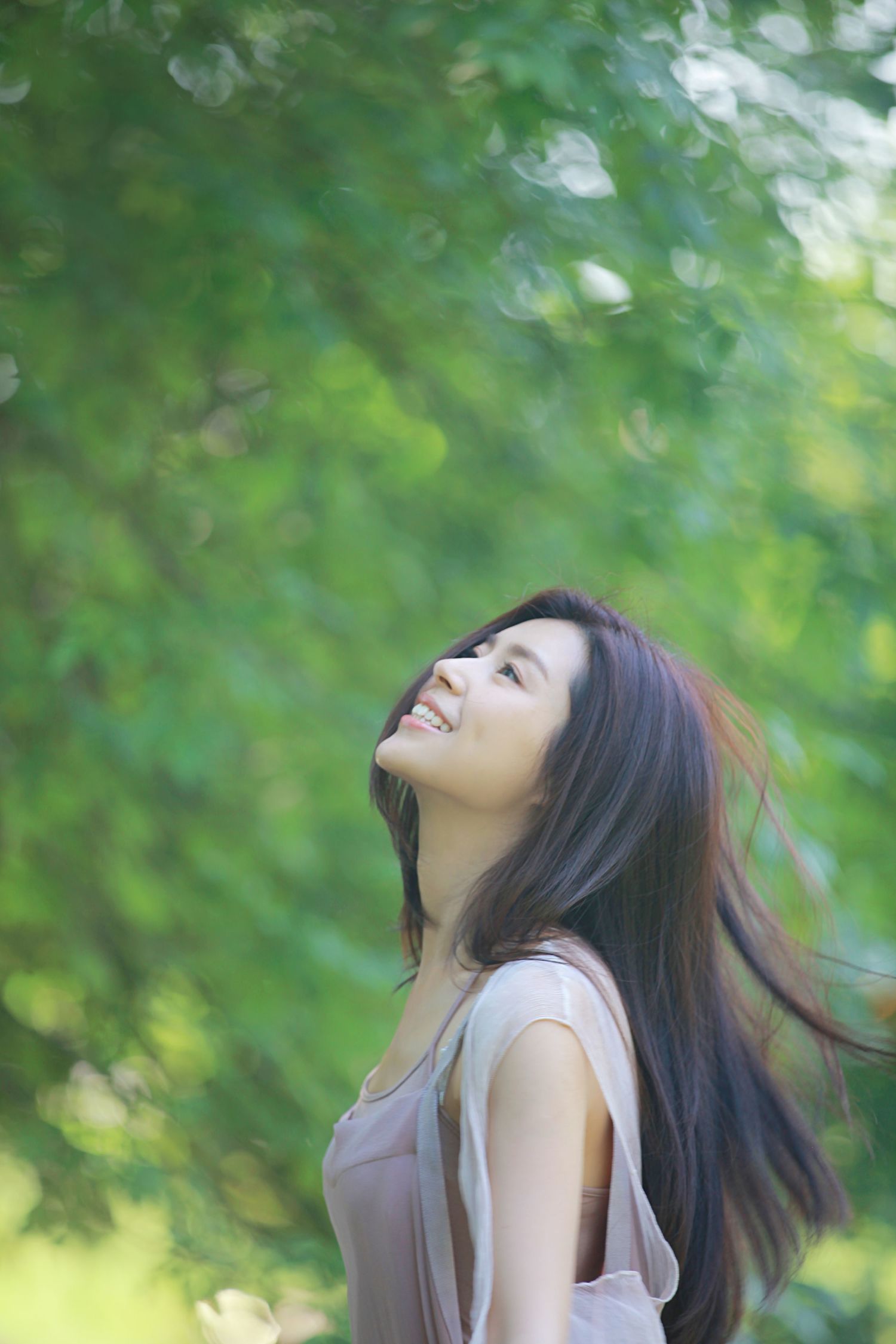 卢杉个人资料写真作品