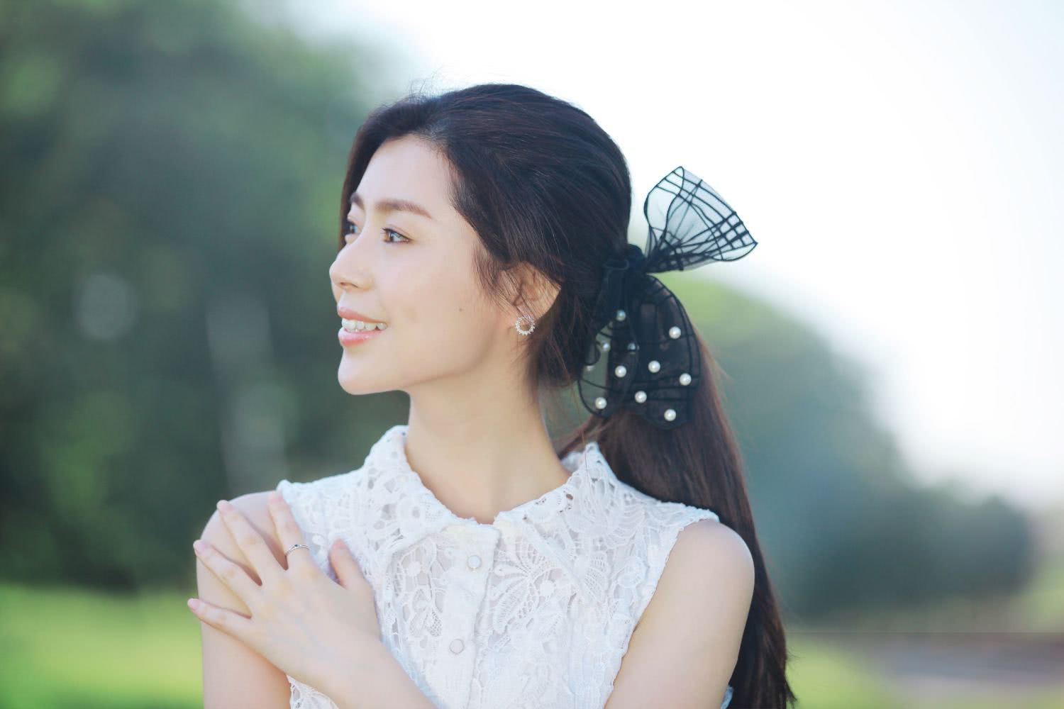 卢杉个人资料写真作品