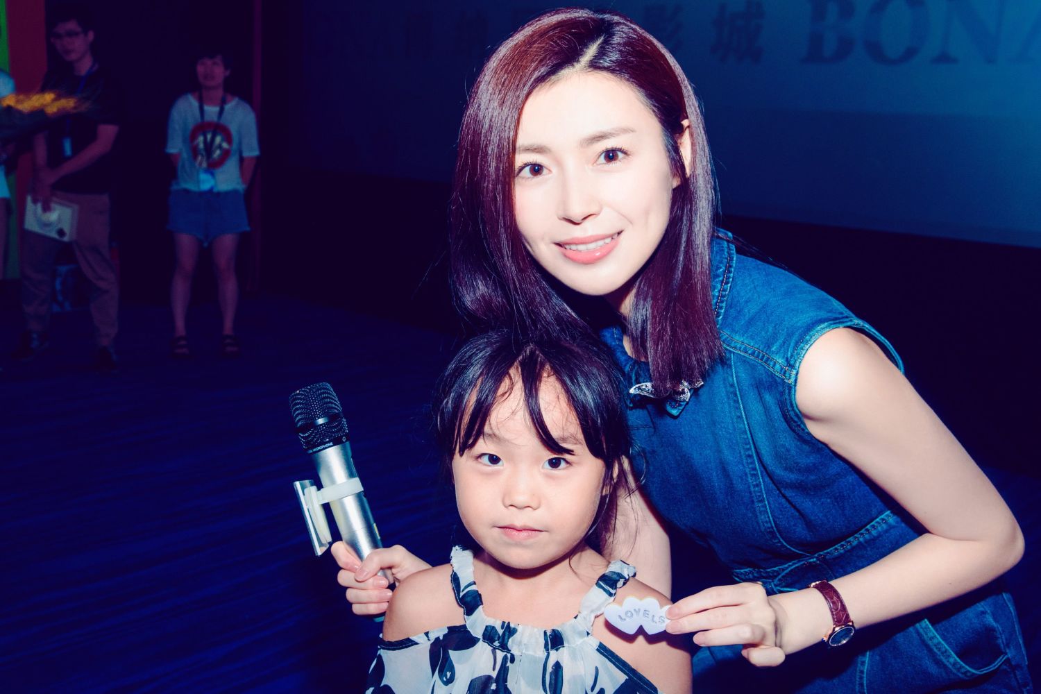 卢杉个人资料写真作品