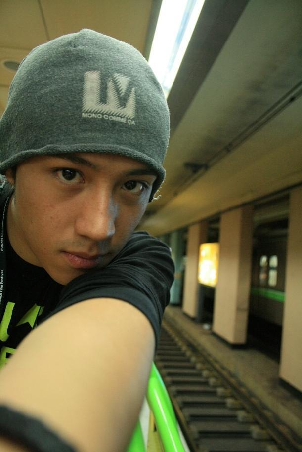 张致恒个人资料写真作品