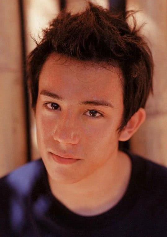 张致恒个人资料写真作品