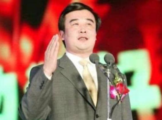 44岁方琼丈夫照片曝光，熟悉的面孔，网友：难怪一直不愿公开！