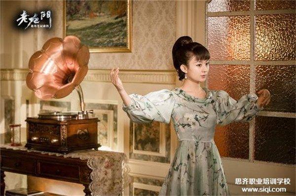 老九门赵丽颖穿裙子（尹新月的那些复古服装造型）(8)