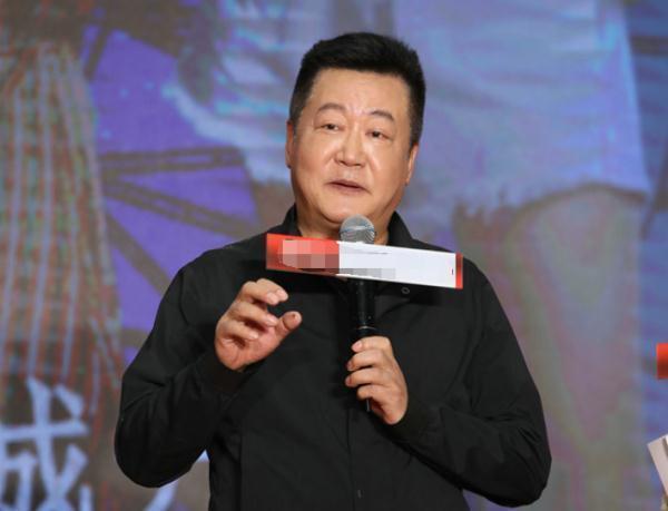 《青春斗》各大主演评价郑爽：直率勤奋，除了写书她连编程都要学