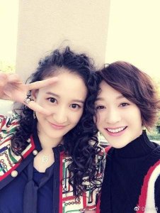 ​李小冉与曾泳醍合照：失散已久的妹妹终于找到了