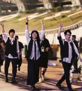 五月天演唱会假唱事件多位明星声援,举报者再出质疑