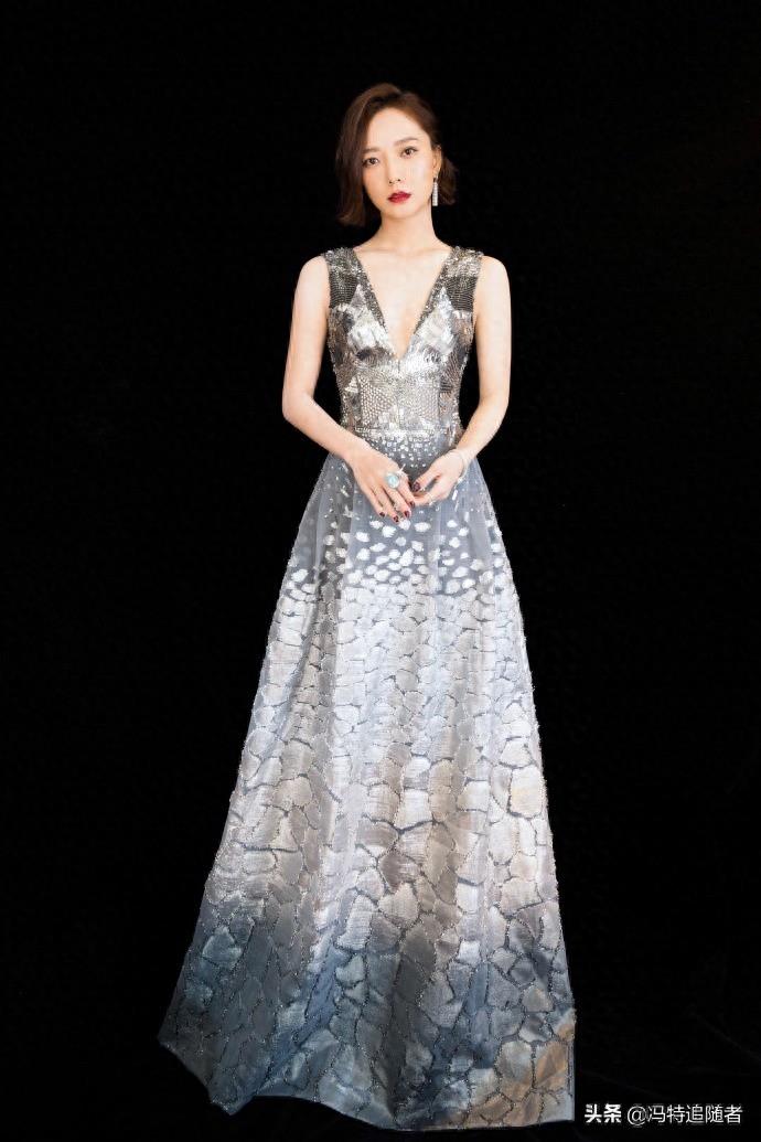 《奋斗》三大女主演现状，一个已离婚、一个深陷绯闻、一个仍单身