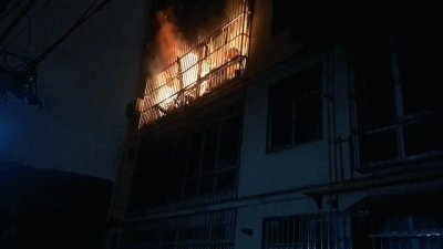 ​火苗夺窗而出！西安一居民住宅发生火灾，消防紧急扑救