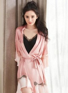 ​“小杨幂诞生？10岁小糯米正面照曝光，网友直呼相似度百分百！