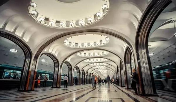 地铁隧道中为何还有人防门呢「地铁隧道中为何还有人防门」