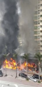 ​深圳一面包车失火殃及轮胎店，黄冈籍女老板和其女儿及一员工遇难