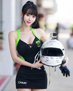 ​韩国车模！车都黯然失色！完美好身材！太顶了！