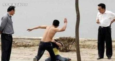 ​女子打麻将忘接6岁儿子，导致儿子溺水而亡，遭丈夫暴打