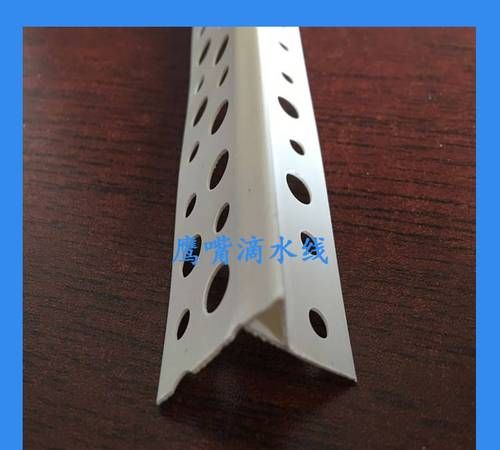 热带雨林滴水尖还是储水尖