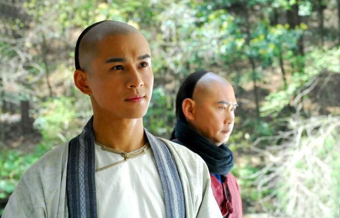 《书剑恩仇录》：黄海冰版本最经典，乔振宇版本最帅